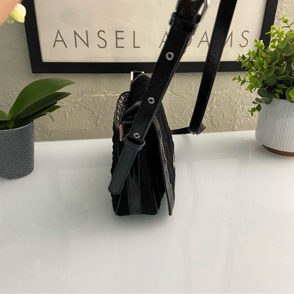 VERA BRADLEY TRAPEZE CROSSTOWN CROSSBODY QUILTED SHOULDER BAG - Picture 4 of 10